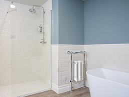 Riverside Shrewsbury by Chef and Brewer Collection