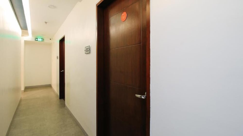 Reddoorz Plus at San Marcelino Malate