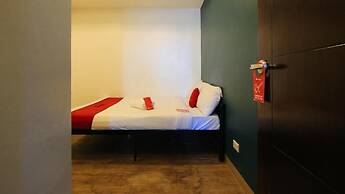 Reddoorz Plus at San Marcelino Malate