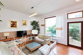 House Mirjana