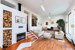 House Mirjana