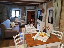 House IVA