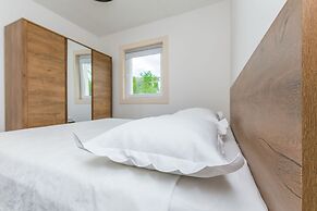 House Mali Dvori