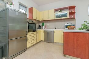 Apartment Green View
