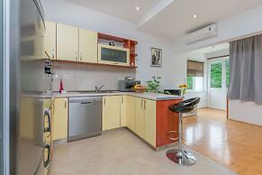 Apartment Green View