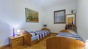 Apartment Diracca