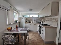 Apartment Maja
