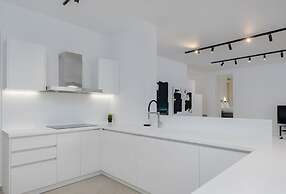 Athenian Black Villa