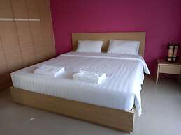 Ruan Plaisoi Apartment