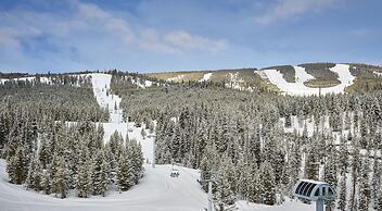 Montage Big Sky