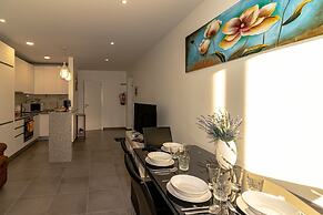 Inviting 2-bed Apartment in Armação de Pêra