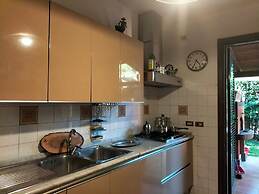 Villa Sleeps 6 With Garden and Gym