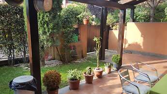 Villa Sleeps 6 With Garden and Gym