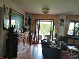 Villa Sleeps 6 With Garden and Gym