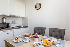 Island Resort Mihaela
