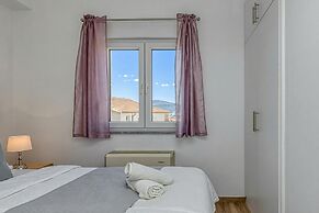 Island Resort Mihaela
