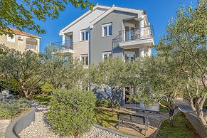 Island Resort Mihaela