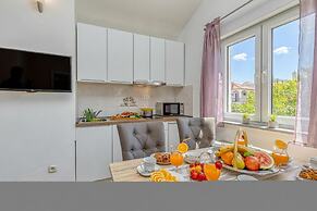 Island Resort Mihaela