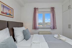 Island Resort Mihaela