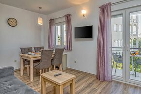 Island Resort Mihaela