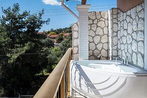 Aloe Apartments with private Spa Tub by Konnect