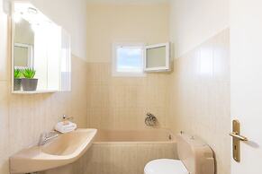 Aloe Apartments with private Spa Tub by Konnect