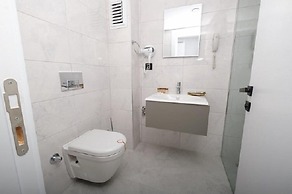 Tema 242 Hotel