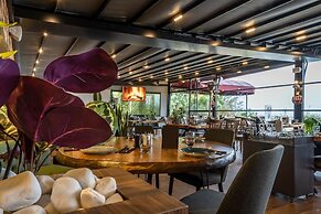 Tema 242 Hotel