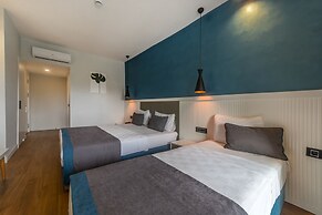 Tema 242 Hotel