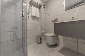 Tema 242 Hotel
