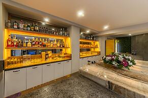 Tema 242 Hotel
