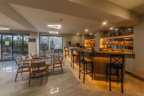 Tema 242 Hotel
