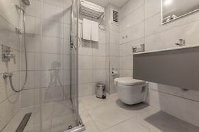 Tema 242 Hotel