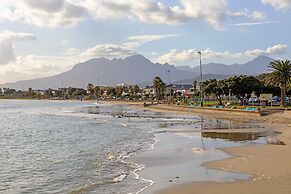 Van Riebeeck 12