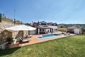 Luxury Mountain Villa W.heated Pool & Largegarden