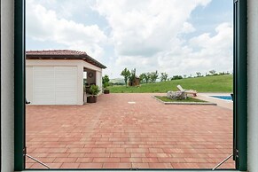 Luxury Mountain Villa W.heated Pool & Largegarden