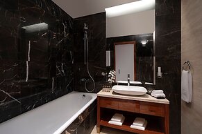 The Bentley Luxury Hotel and Suites