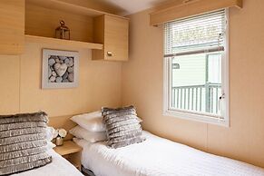 Inside No. 9 Retreat