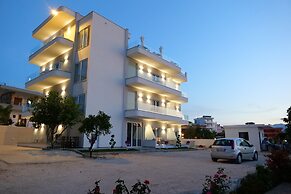 Summer Point Hotel
