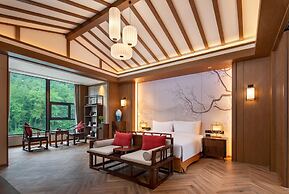 Holiday Inn Resort Mengding Mountain by IHG