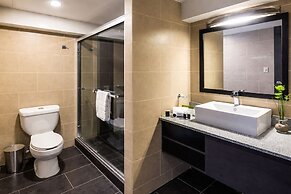 Urban Green Hotel & Suites