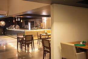 Urban Green Hotel & Suites