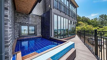Namhae Yanghwa Seaside Pension