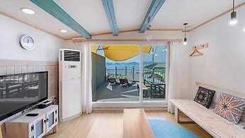 Namhae Gooreamyelmae Pension