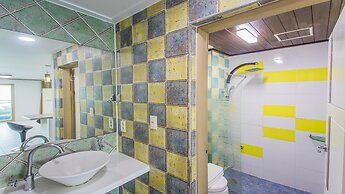 Geoje Rockspa Pension