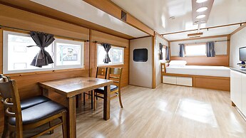 Seogwipo Pyoseoncaravan