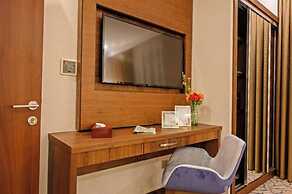 Sunday Emerald Hotel