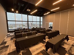 Grand Times Hotel Laval - Centropolis