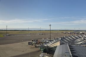 Moxy Lyon Airport