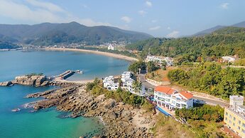 Namhae Opera House Pension
